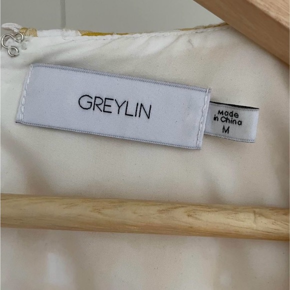 Dress - Picture 4 of 4